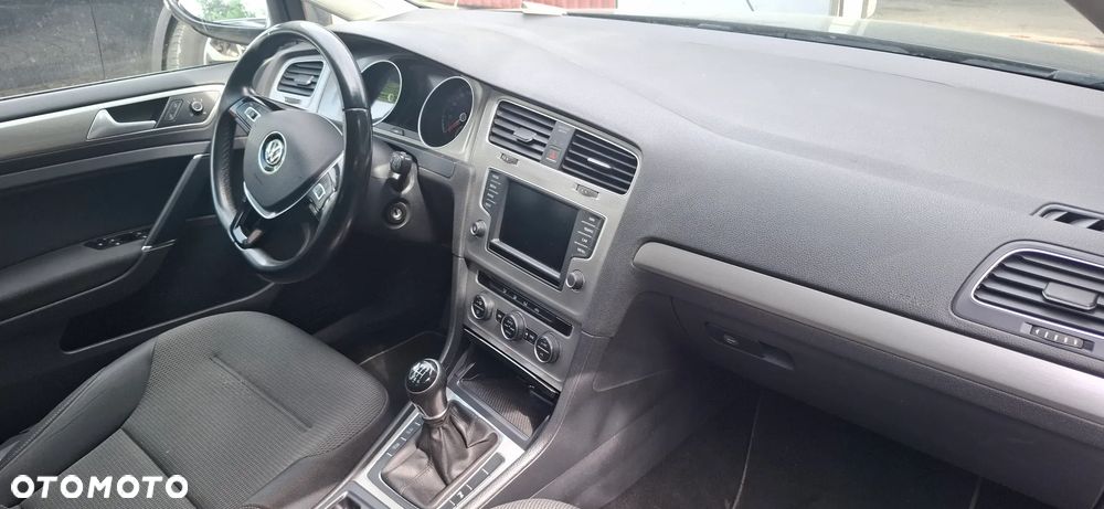 Volkswagen Golf 1.6 TDI BMT Comfortline - 10