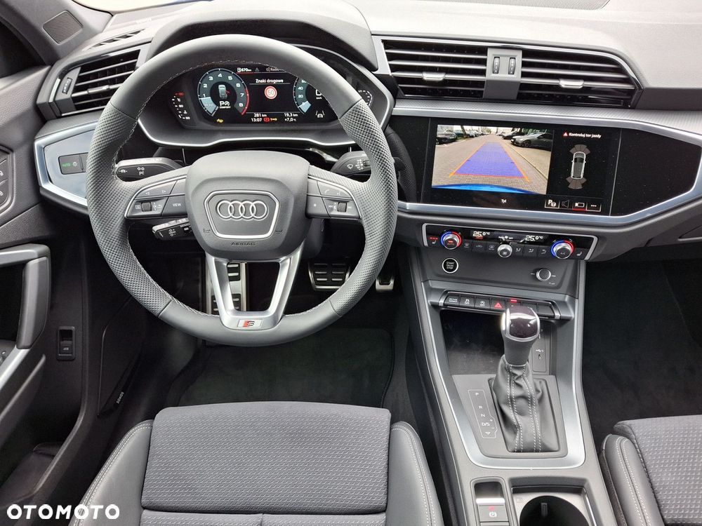 Audi Q3 - 22