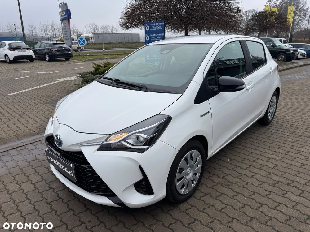 Toyota Yaris Hybrid 100 Active - 3