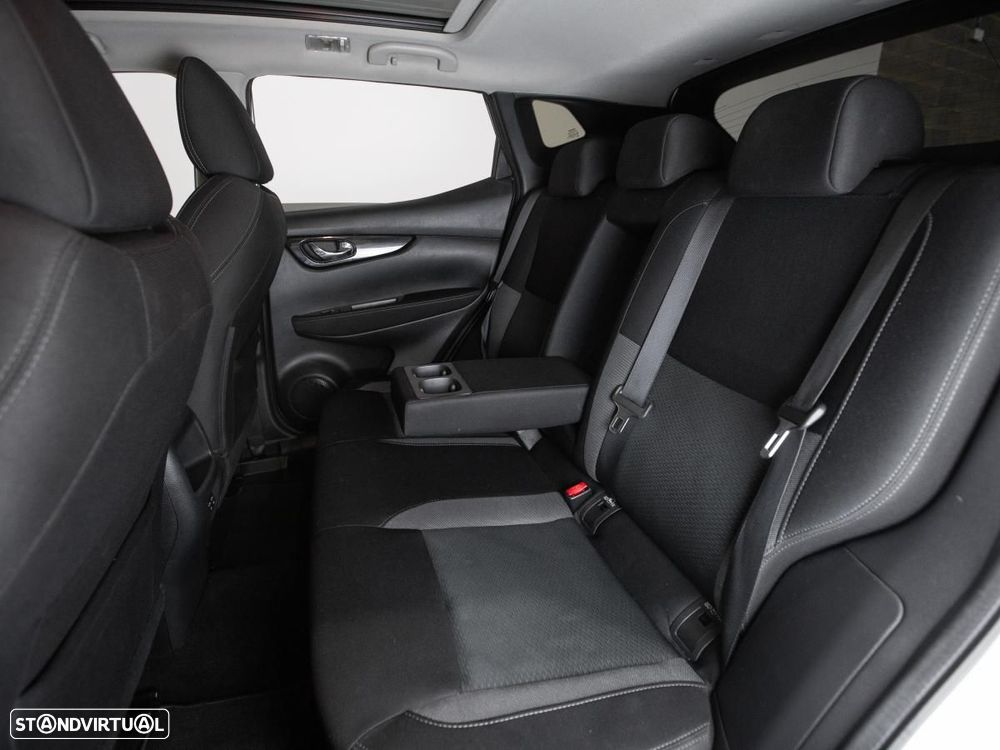 Nissan Qashqai 1.5 dCi N-Connecta - 9
