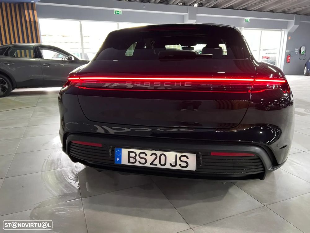 Porsche Taycan Sport Turismo - 15