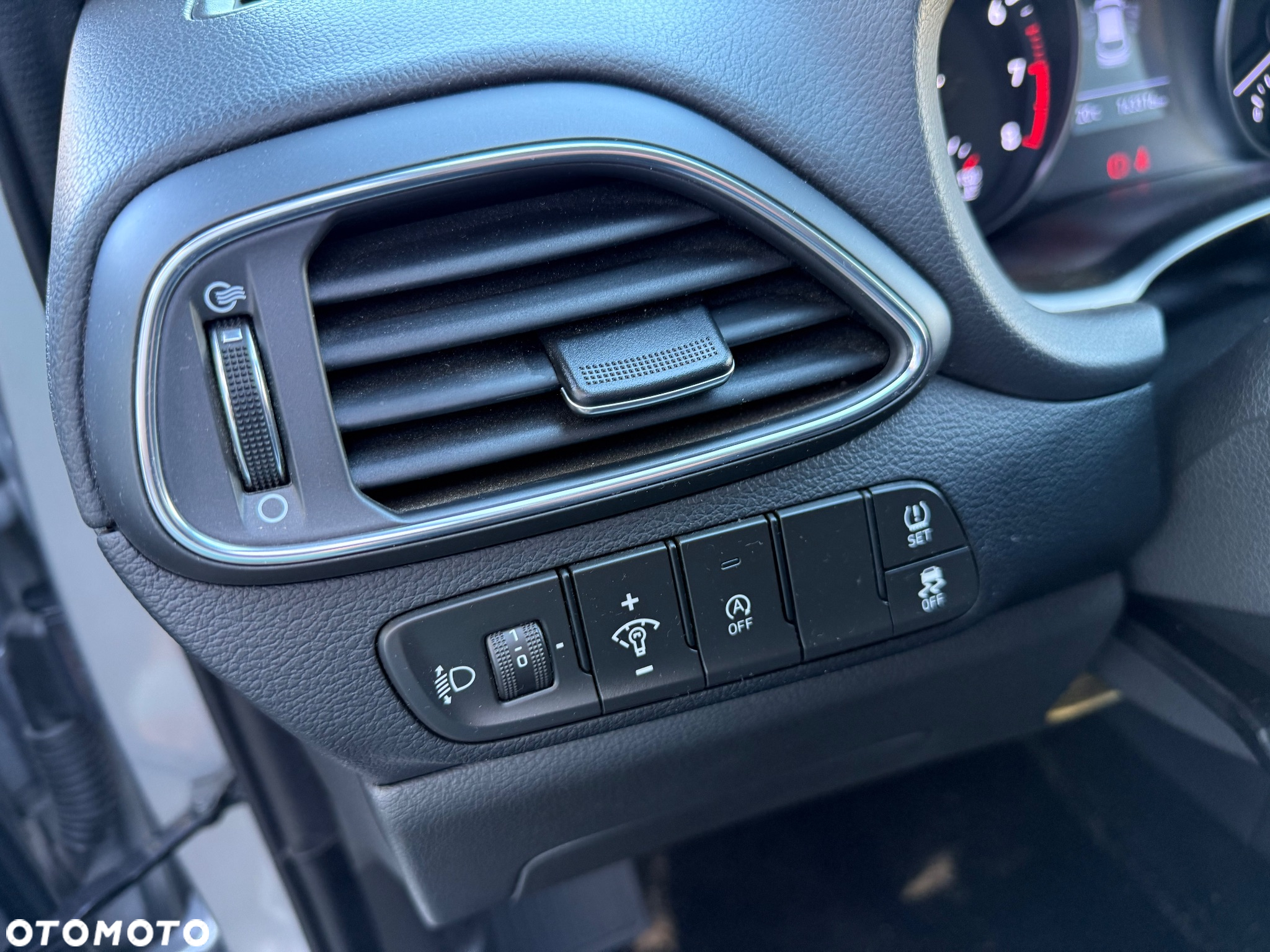 Hyundai i30 1.5 DPI Classic + - 21
