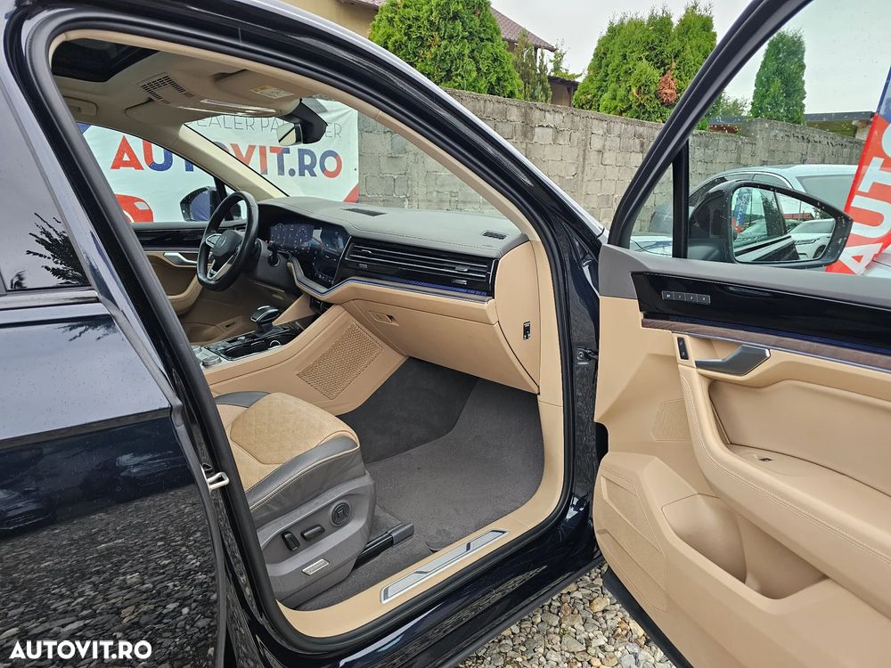 Volkswagen Touareg V6 TDI 4MOTION R-Line - 27