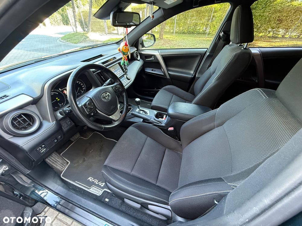 Toyota RAV4 - 6