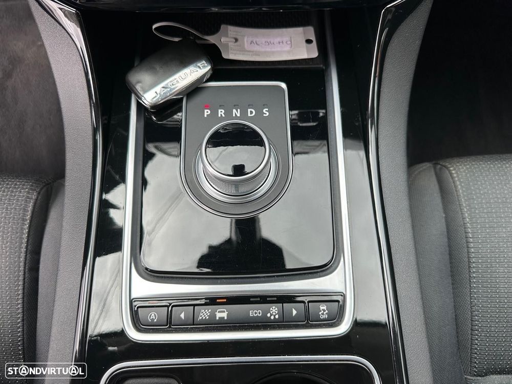 Jaguar XE 2.0 D Prestige Aut. - 16