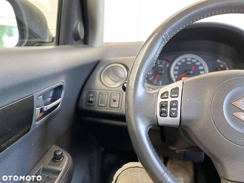 Suzuki Swift 1.3 Club - 22