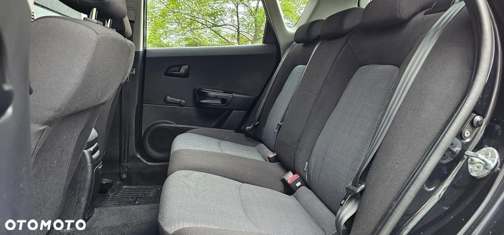 Kia Ceed 1.4 L - 8