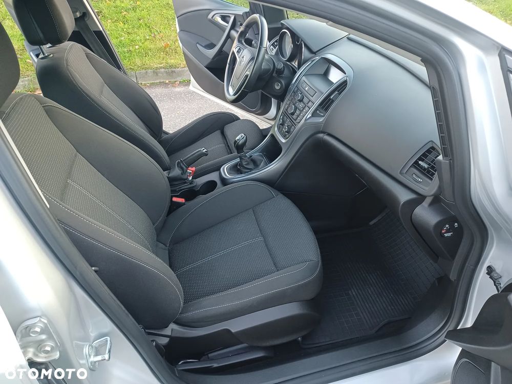 Opel Astra IV 1.6 CDTI Cosmo - 11