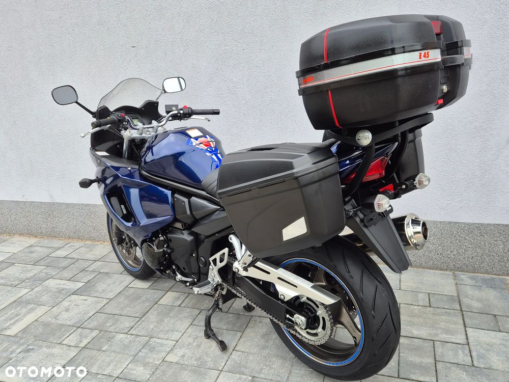 Suzuki GSX - 13