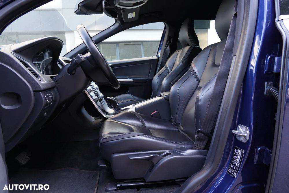 Volvo XC 60 D4 AWD Geartronic Ocean Race - 10