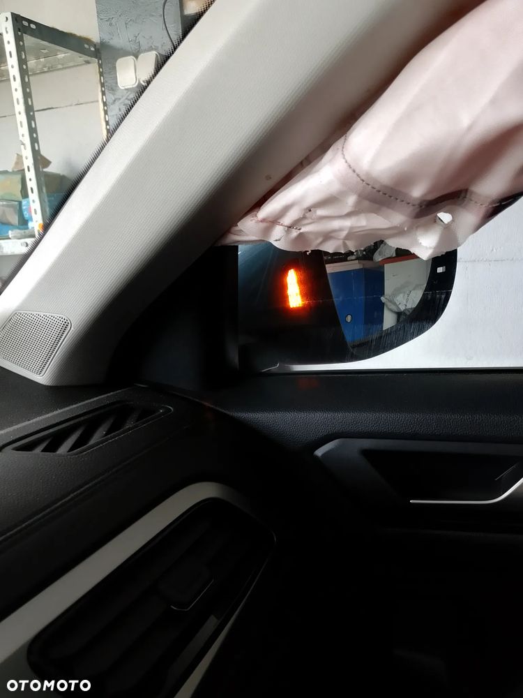 Volkswagen T-Roc - 18