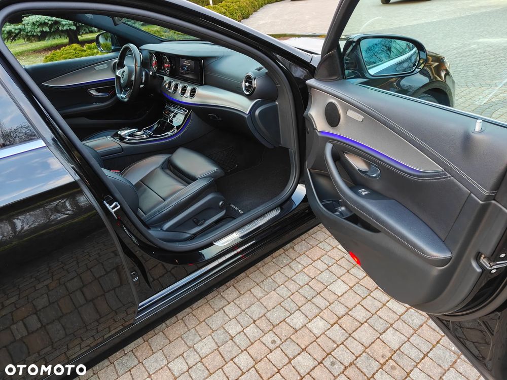 Mercedes-Benz Klasa E 220 d 4Matic 9G-TRONIC AMG Line - 8