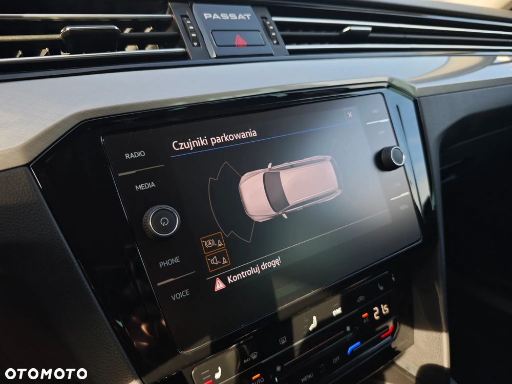 Volkswagen Passat 2.0 TSI Business DSG - 26