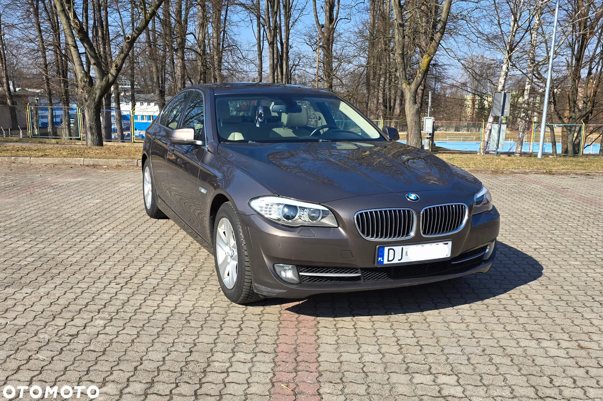 BMW Seria 5 528i xDrive Luxury Line - 4