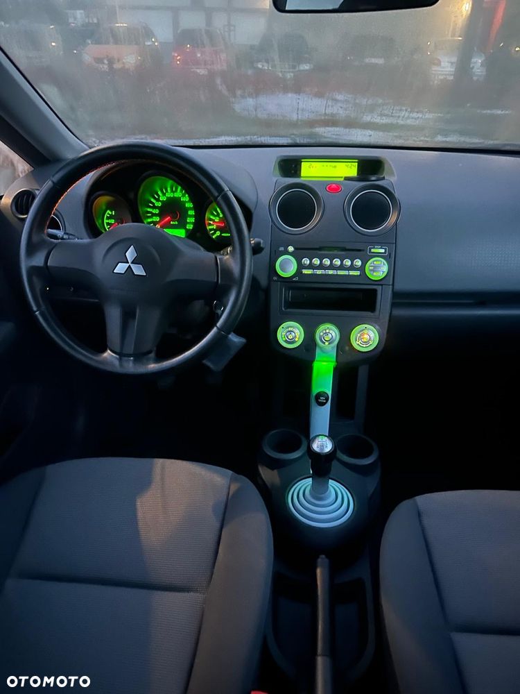 Mitsubishi Colt - 17
