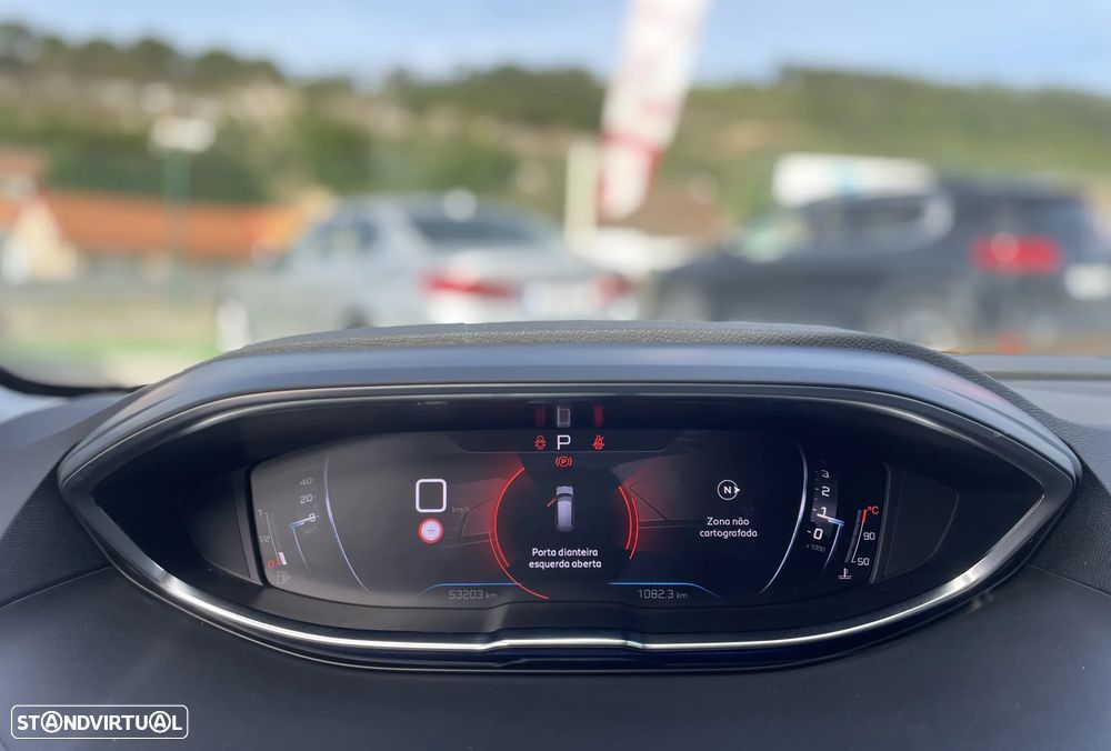 Peugeot 5008 1.5 BlueHDi Allure Pack EAT8 - 25