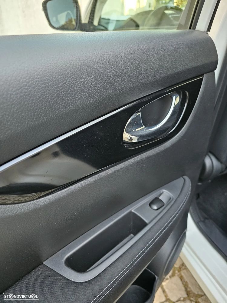 Nissan Qashqai 1.2 DIG-T Acenta Connect - 23