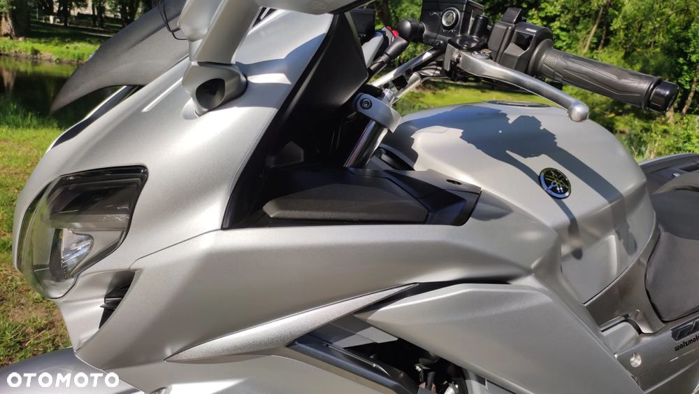 Yamaha FJR - 13
