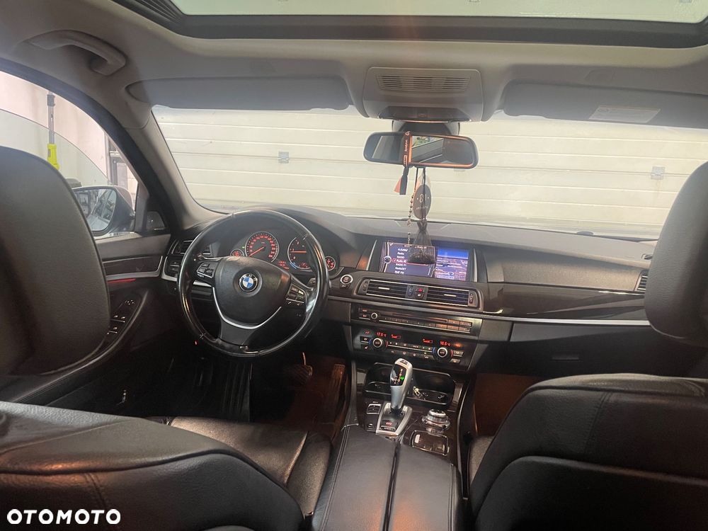 BMW Seria 5 520d Luxury Line - 12