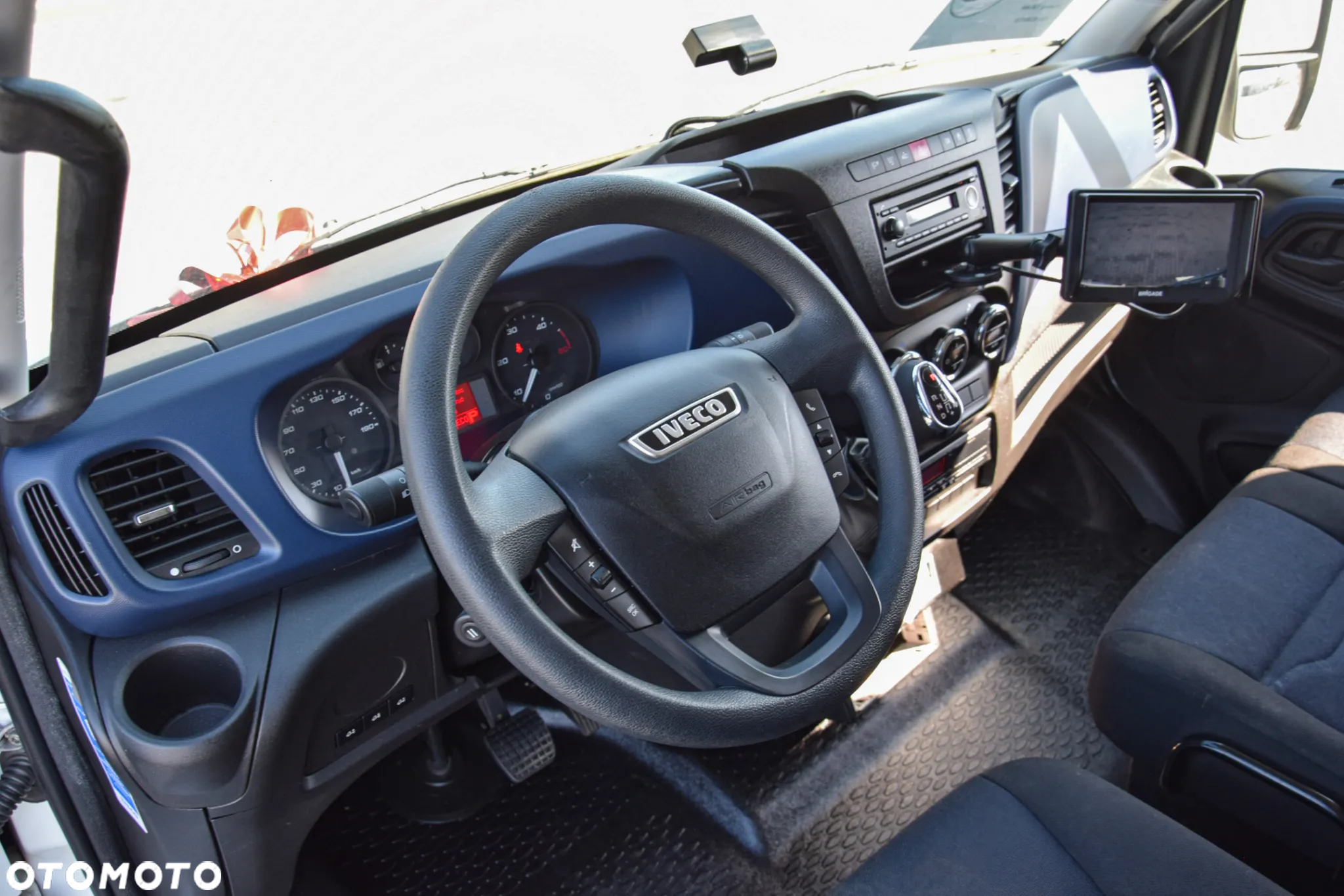 Iveco DAILY 70C18 / 3.0 - 180 KM / AUTOMAT HI-MATIC / 3 OSOBY / CHŁODNIA - MROŹNIA 4,55 M / AGREGAD FRIGOBLOCK / WINDA SORENSEN / KLIMA / TEMPOMAT / KAMERA COFANIA / REGULOWANE ZAWIESZENIE / SERWISOWANY / SPROWADZONY Z NIEMIEC - 27