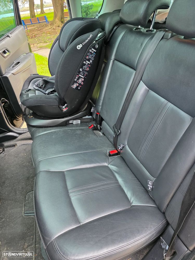 Peugeot 3008 2.0 HDi Hybrid4 99g J18 - 19