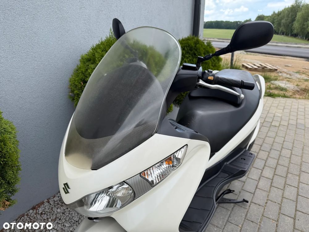 Suzuki Burgman - 38