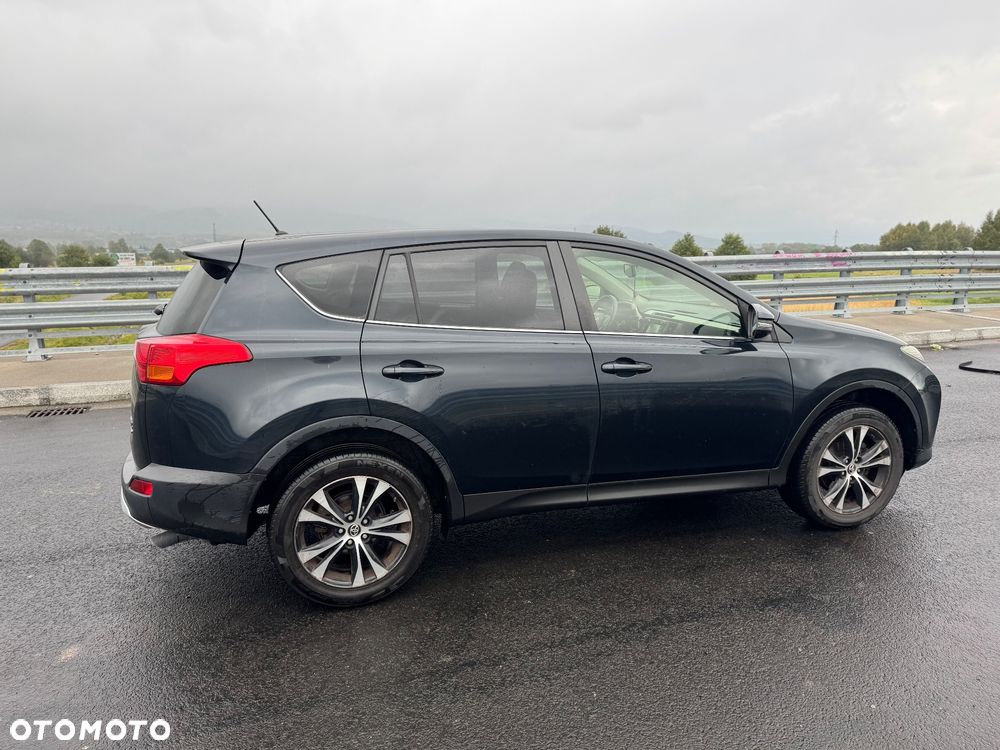 Toyota RAV4 2.0 D-4D Premium - 9