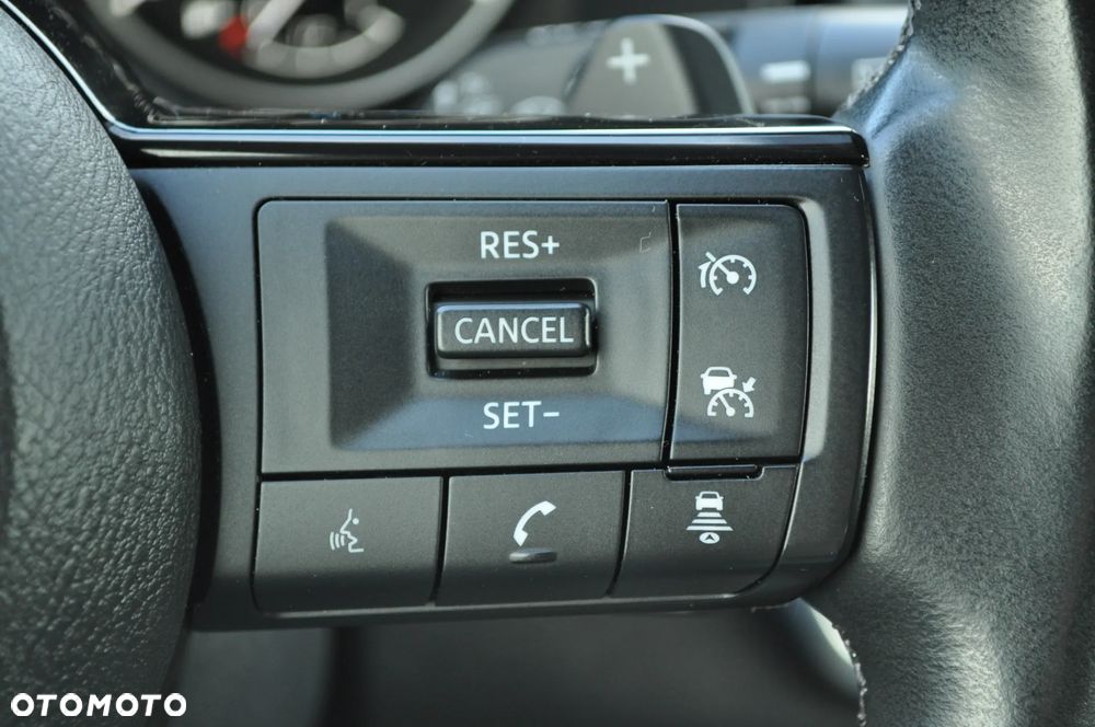 Nissan Qashqai - 25