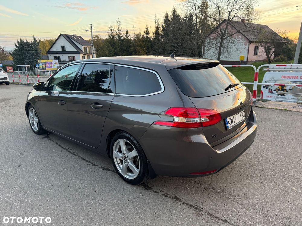 Peugeot 308 1.2 PureTech Allure S&S EAT6 - 4