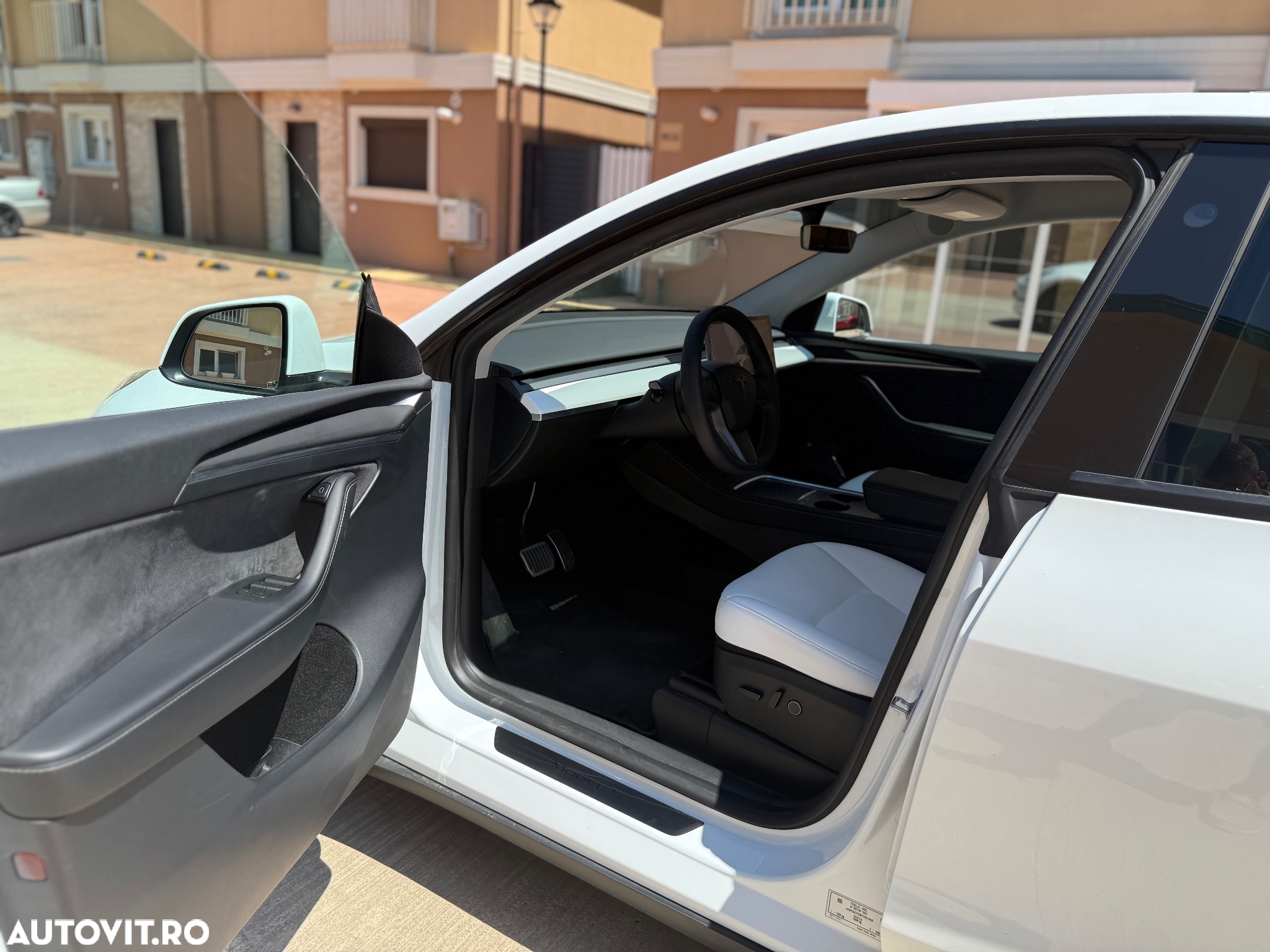 Tesla Model Y RWD - 7