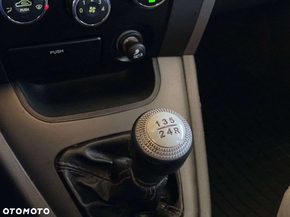 Hyundai Tucson 2.0 Comfort 2WD - 28