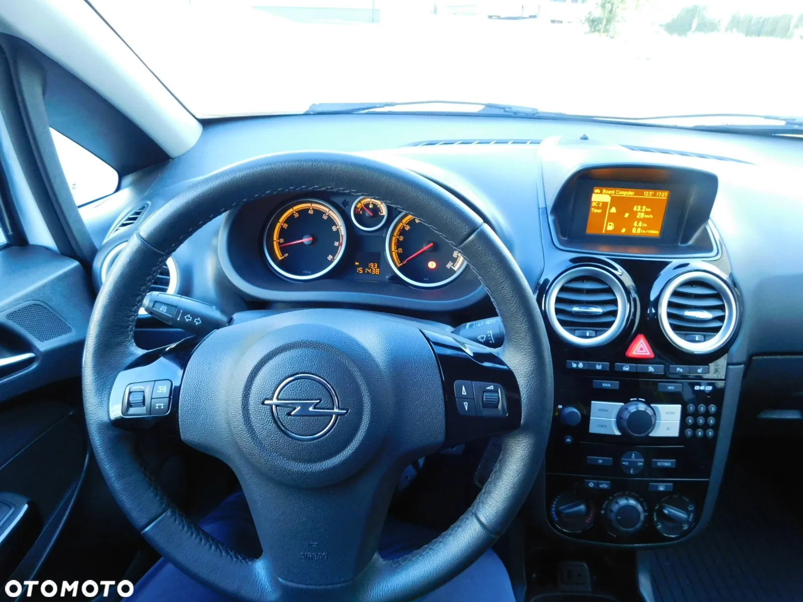 Opel Corsa 1.4 16V Innovation - 16