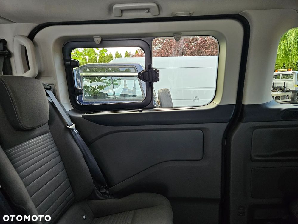 Ford Tourneo Custom - 20