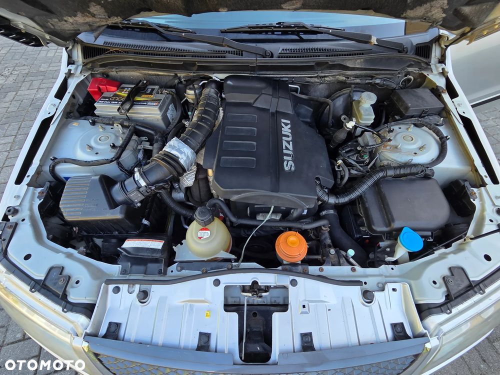 Suzuki Grand Vitara 1.9 DDiS Comfort DPF Family - 39