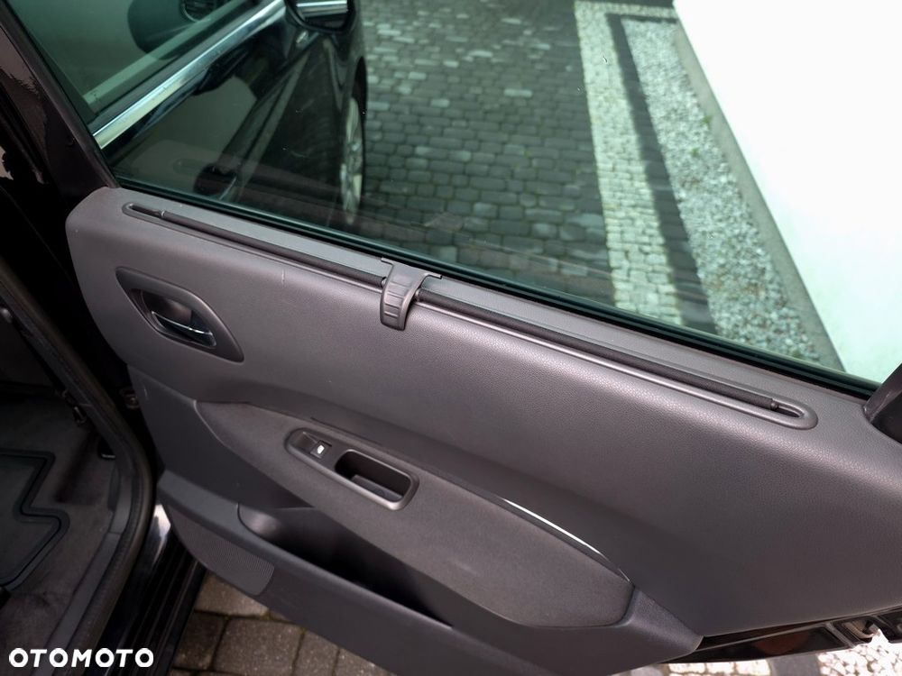 Peugeot 5008 - 24