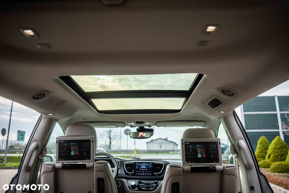 Chrysler Pacifica - 10