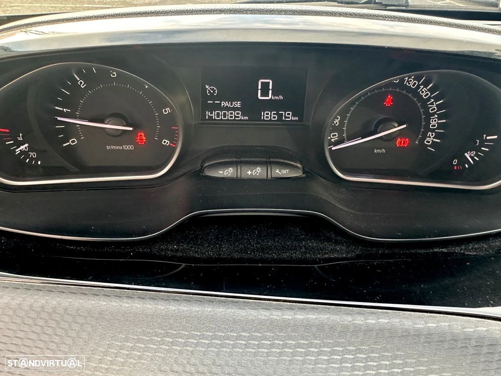 Peugeot 208 1.6 BlueHDi Style - 12