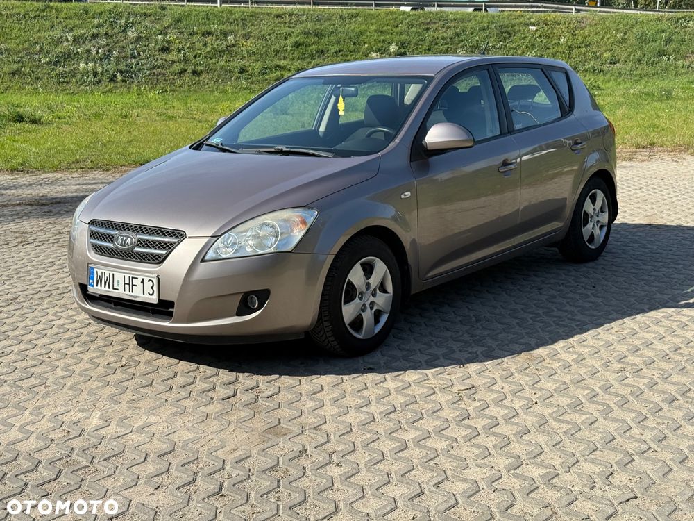 Kia Ceed 1.4 Comfort + - 1