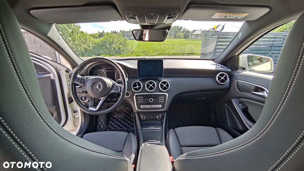 Mercedes-Benz Klasa A 180 7G-DCT - 18