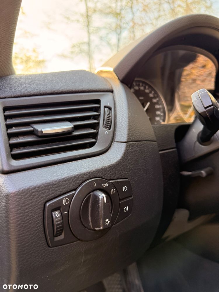 BMW X1 sDrive18d - 25