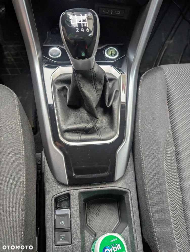 Volkswagen T-Roc - 10