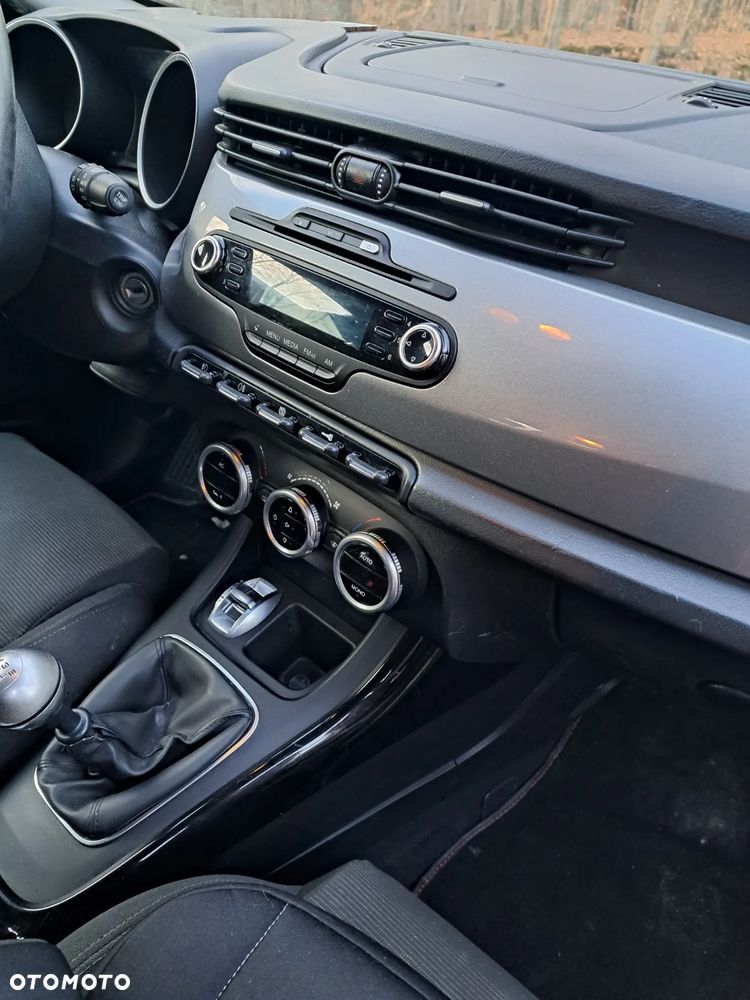 Alfa Romeo Giulietta 1.6 JTDM Distinctive - 4