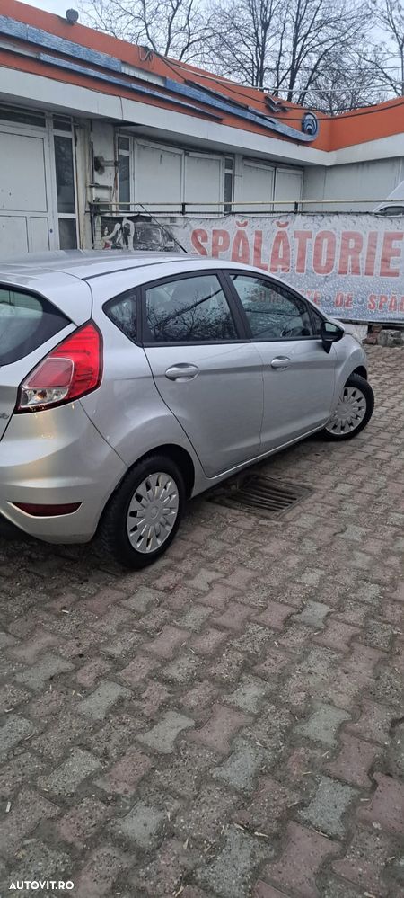 Ford Fiesta 1.6 TDCI DPF Titanium - 13