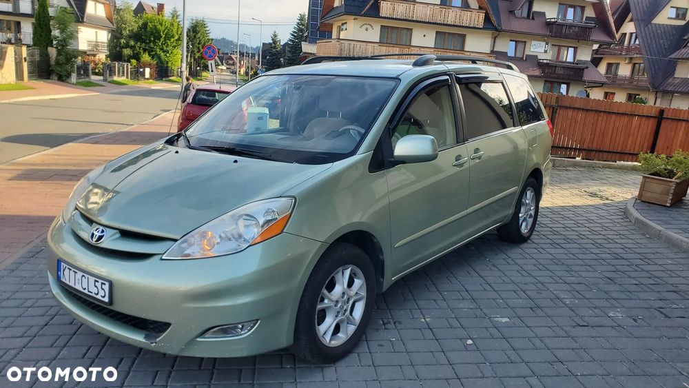 Toyota Sienna 3.3 LE AWD - 2