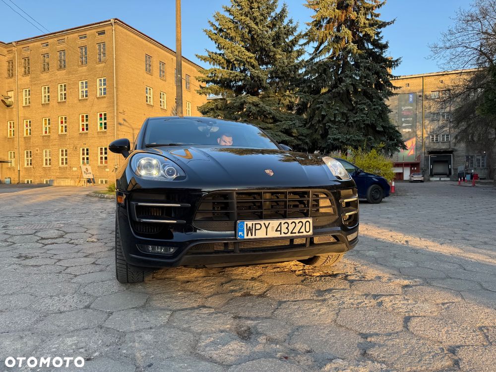 Porsche Macan - 1