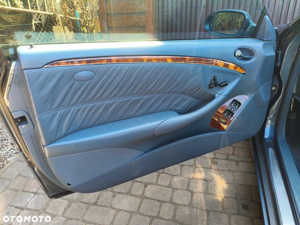 Mercedes-Benz CLK - 16