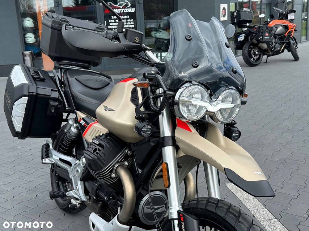 Moto Guzzi V85 - 40