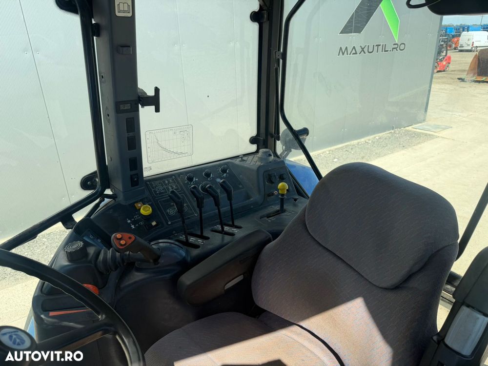 New Holland TM165 Tractor - 5