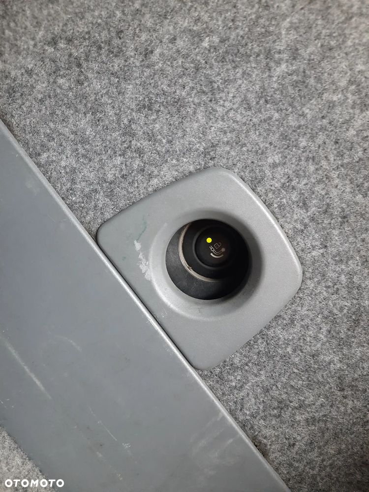 BMW Seria 3 325i - 24