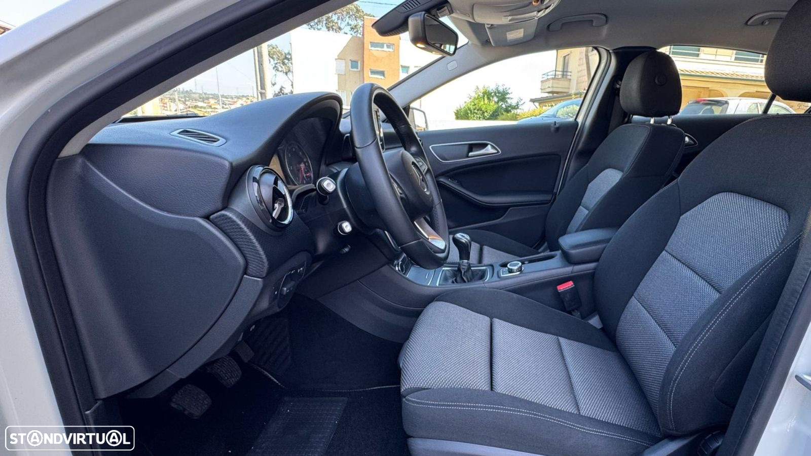 Mercedes-Benz A 180 CDI (BlueEFFICIENCY) Urban - 13